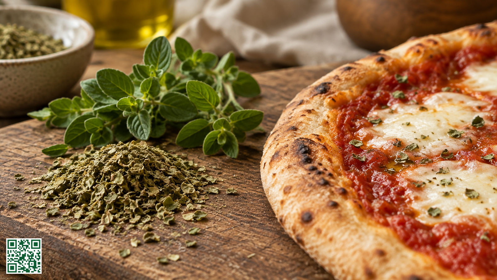 Gedroogde oregano en takjes verse oregano op een houten plank naast een pizza met tomatensaus en kaas